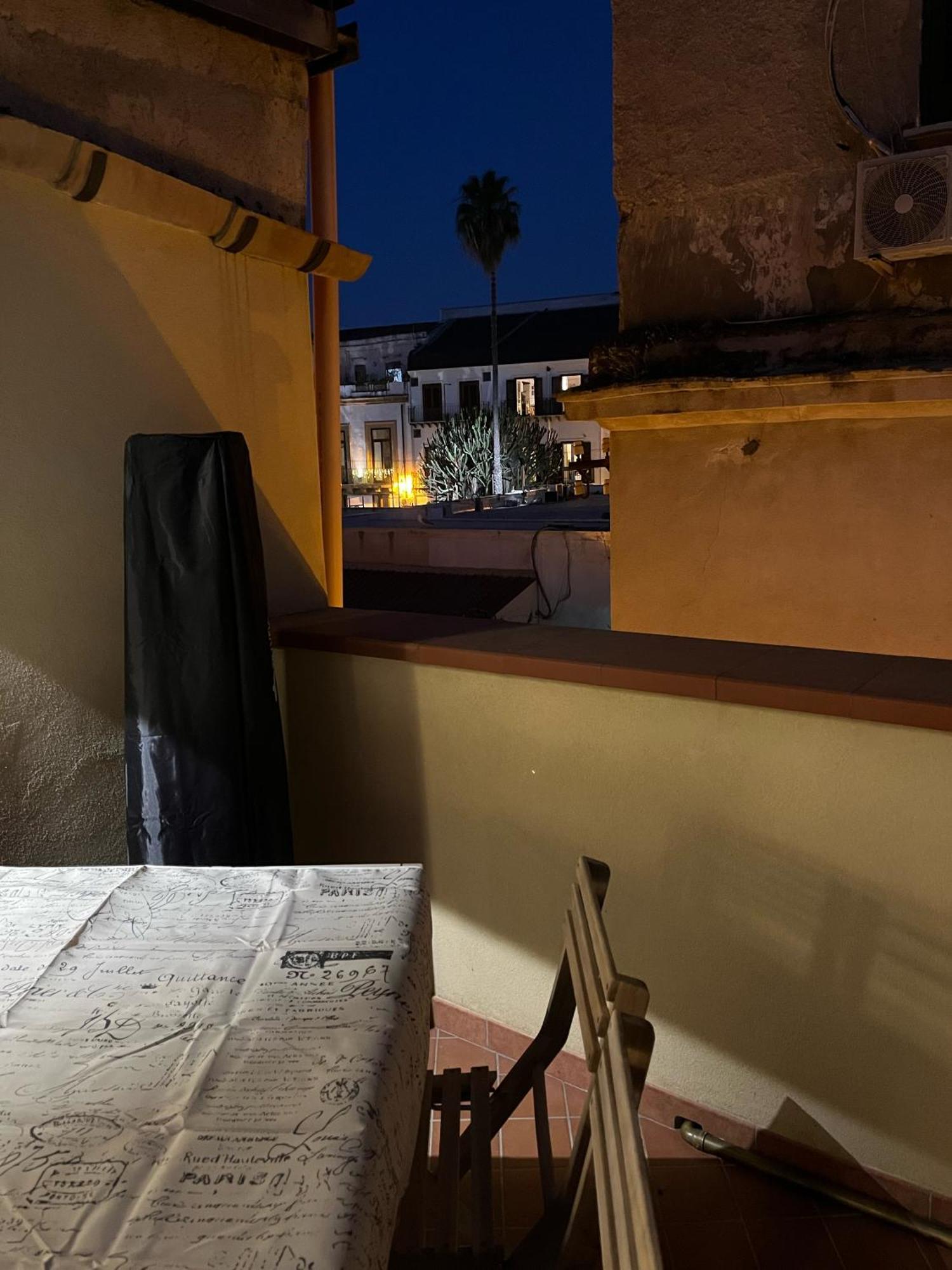 Maquedino Holiday Home & Terrace - Cozy Central Loft Palermo Eksteriør bilde